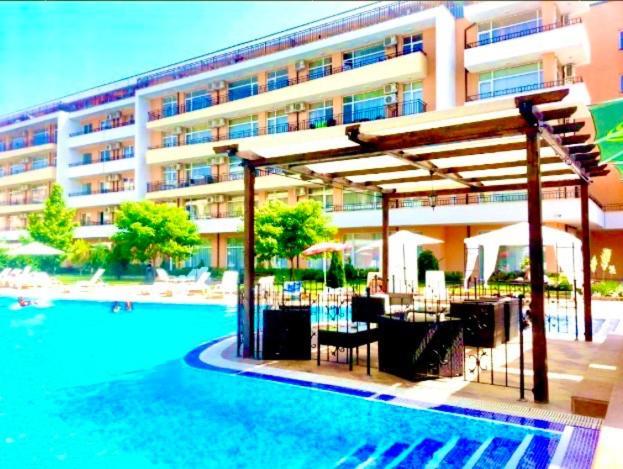 Grand Kamelia Holiday Complex Slântsjev Brjag Eksteriør bilde